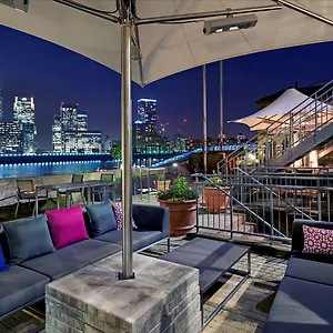 doubletree-by-hilton-hotel-london-docklands-riverside.brighton-hotels-england.com/