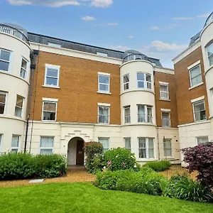 town-or-country-osborne-house-apartments.tophotelsbath.com/